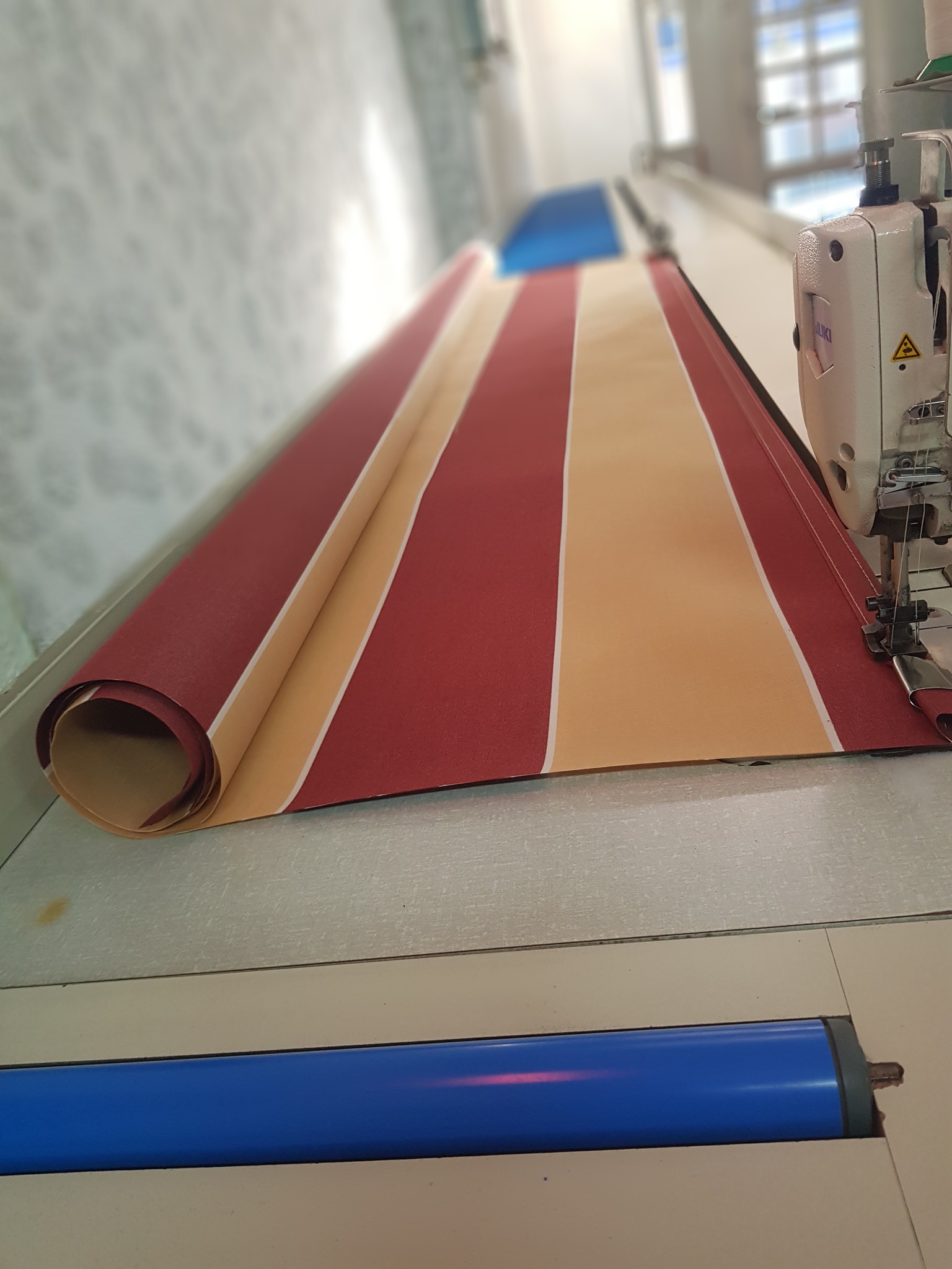Fábrica propia de toldos y lonas con taller de costura en Parla, Madrid
